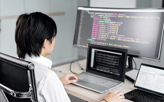 迁西 ,php声明和调用变量的符号是什么？